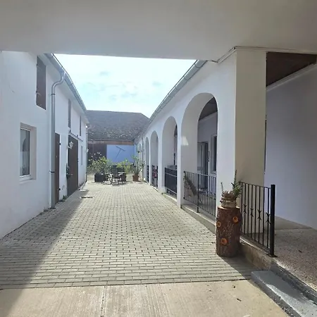 Bed & Breakfast Mittendrin 3*